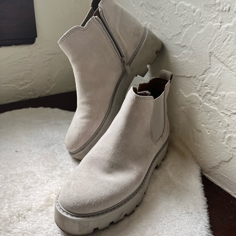Grey Chelsea Boots Franco Sarto